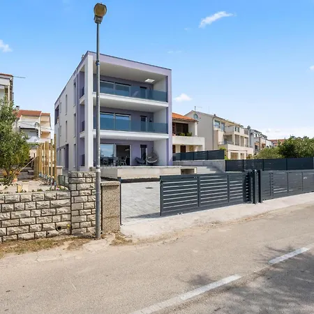 Διαμέρισμα Cozy In With Wifi