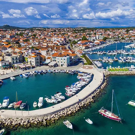 Διαμέρισμα Cozy In With Wifi